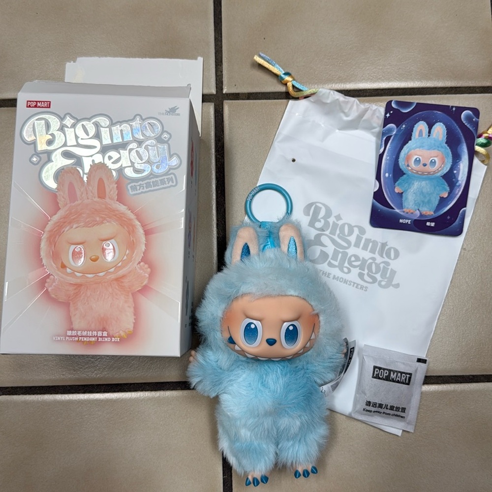 NEW POP Mart Labubu’s Big into Energy Hope Vinyl Plush Pendant Blind Box